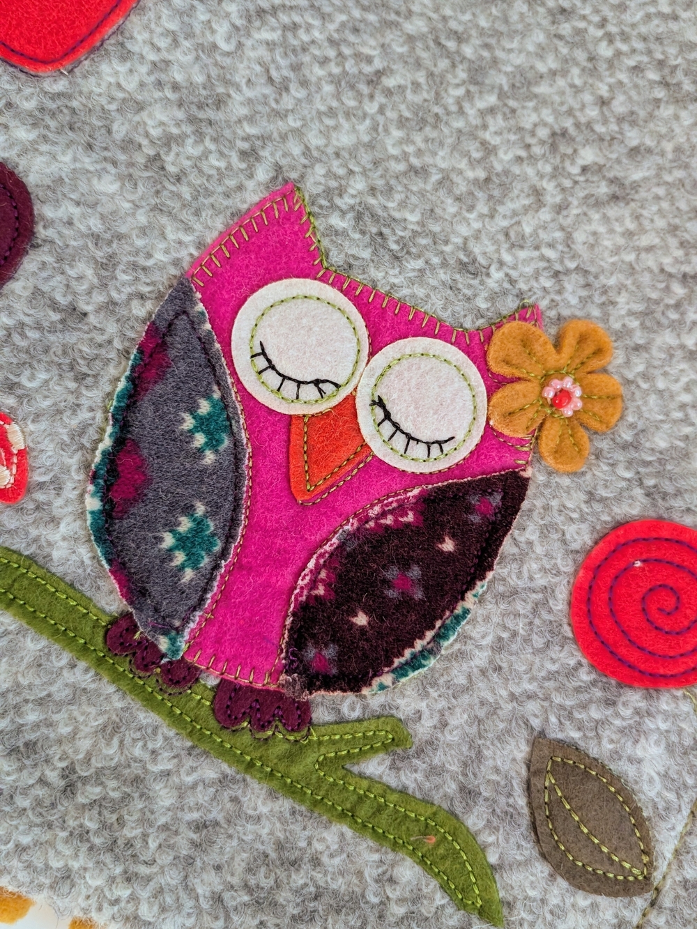 Natural Life Gray Owl Appliqué Clutch Bag with Black Handles - Picture 3 of 8